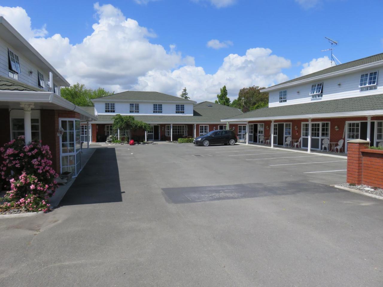 Admirals Motor 4* Blenheim